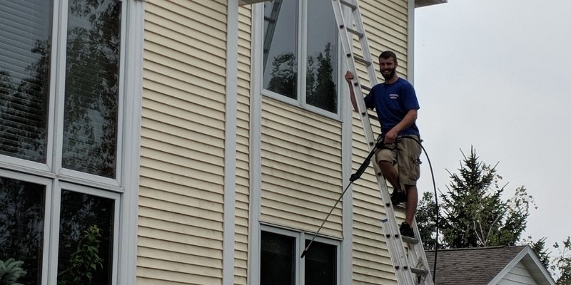 Cleaning Windows With A Squeegee - Tips From The Pros - NICK'S