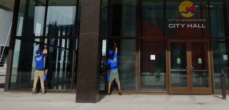 Grand Rapids Commercial Window Cleaning - Squeegee Squad