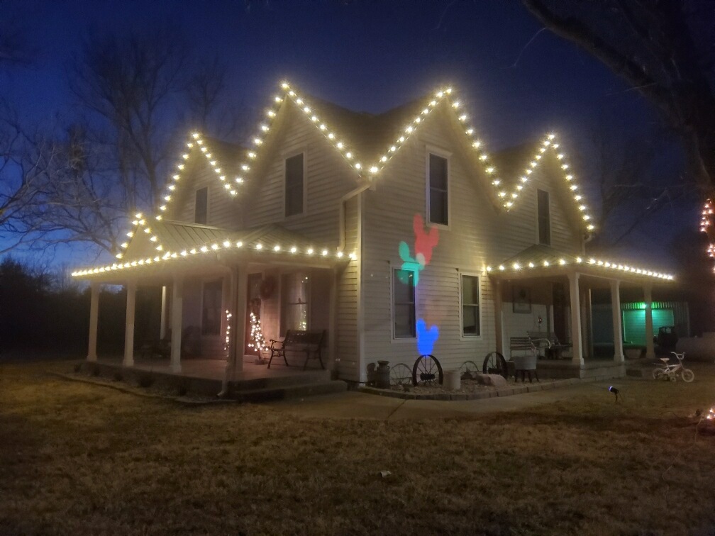 Residential Holiday Lighting Services - Squeegee Squad - Topeka, Lawrence & Manhattan Kansas