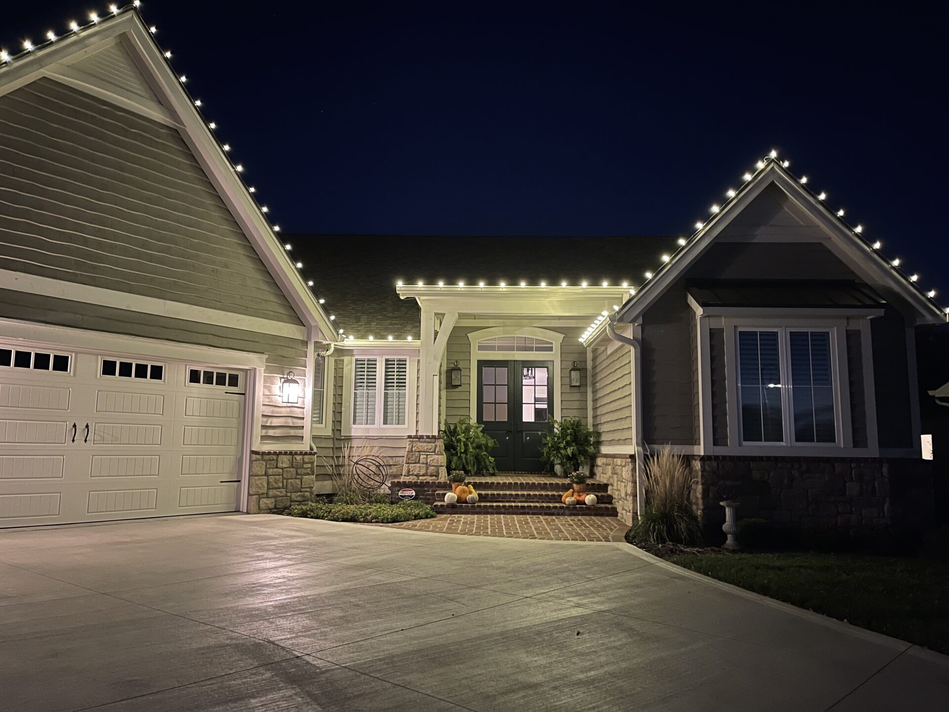 Residential Holiday Lighting Service - Squeegee Squad - Branson MO