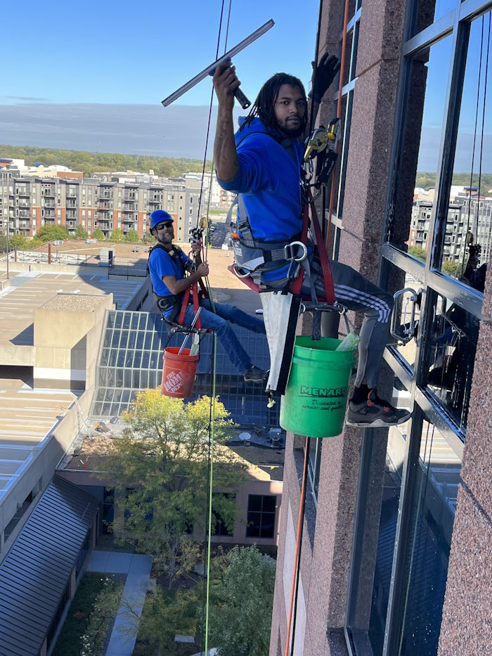Best High Rise Window Cleaning Company - Minneapolis St Paul